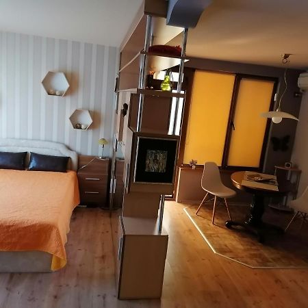 Lazur- Neben Meeresgarten Бургас Екстериор снимка